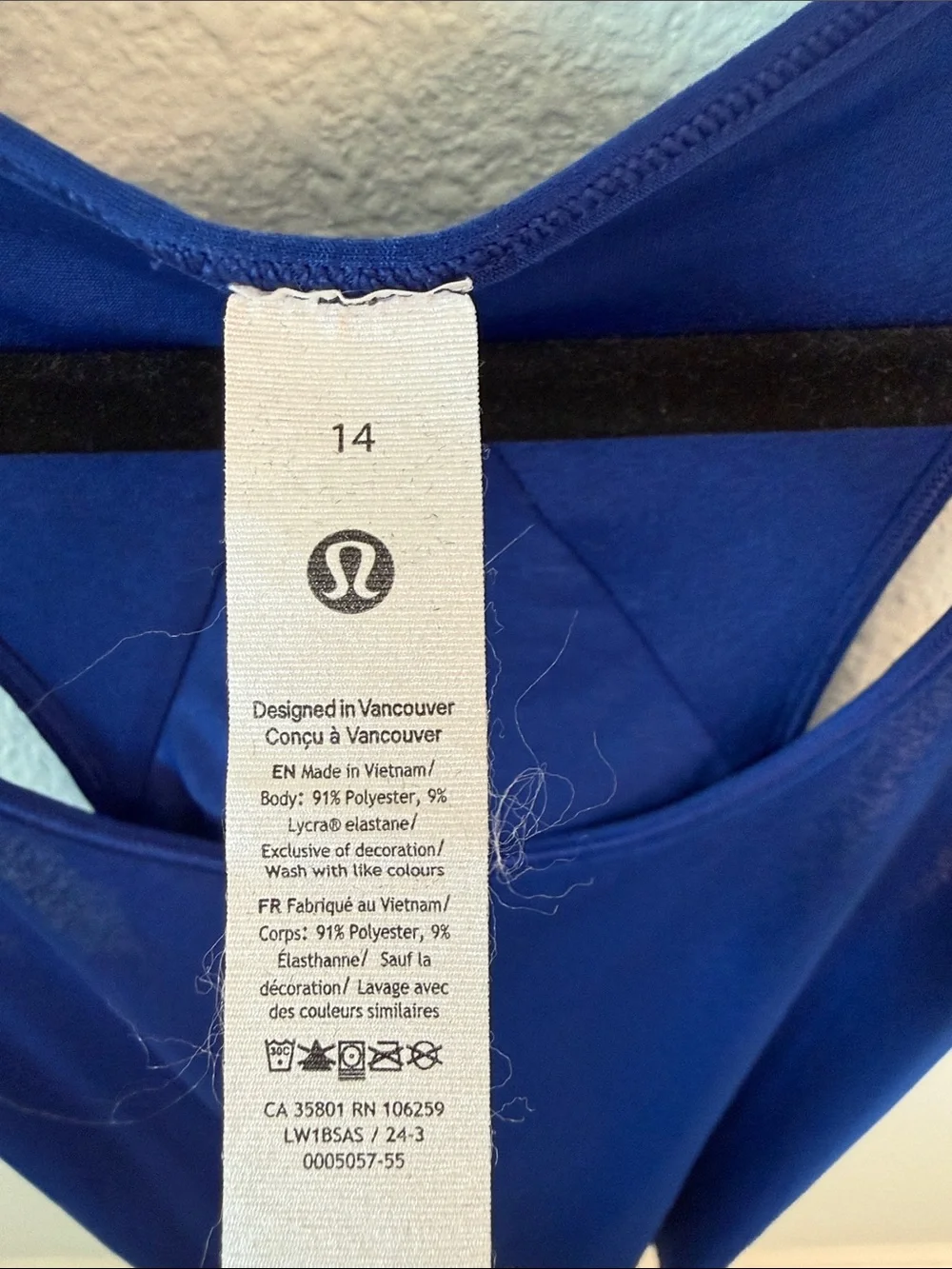 lululemon athletica scoop front